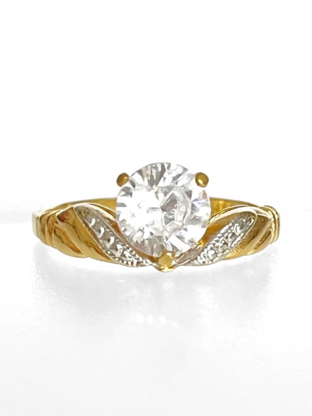 LIND Ring 14K Gold Electroplated Round Zirconia Stone Size 6 Jewelry THGE